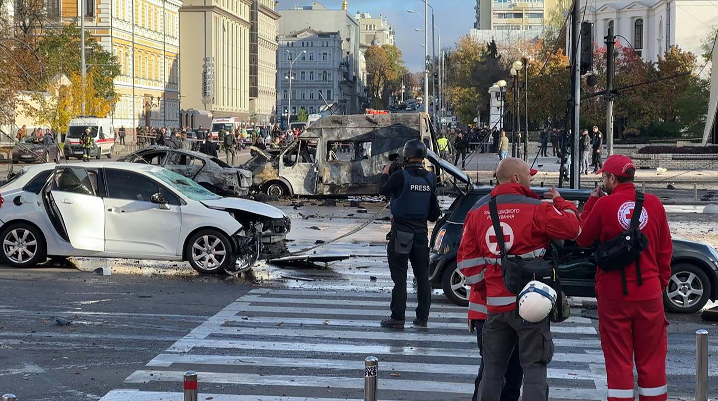 Ответ киеву будет. Центр Киева сейчас. Мост в Киеве после взрыва.